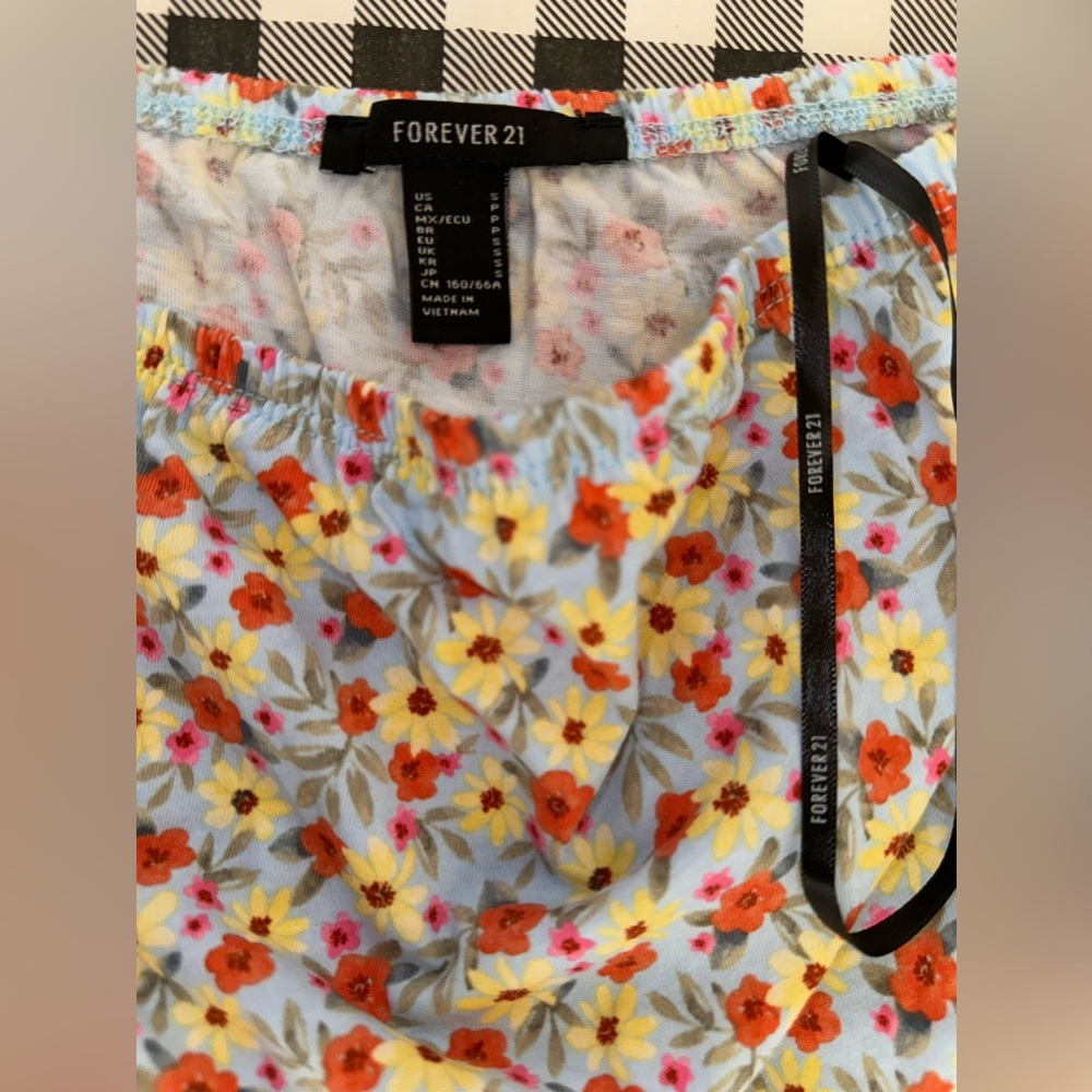 Flower romper - Picture 2 of 4